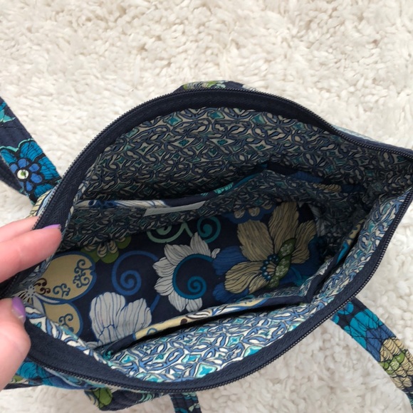 ✨Vera Bradley bag✨ - Picture 4 of 4